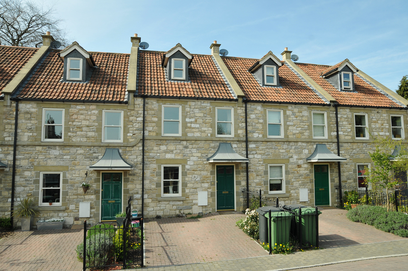 Local movers planning access and parking for a Highwycombe home